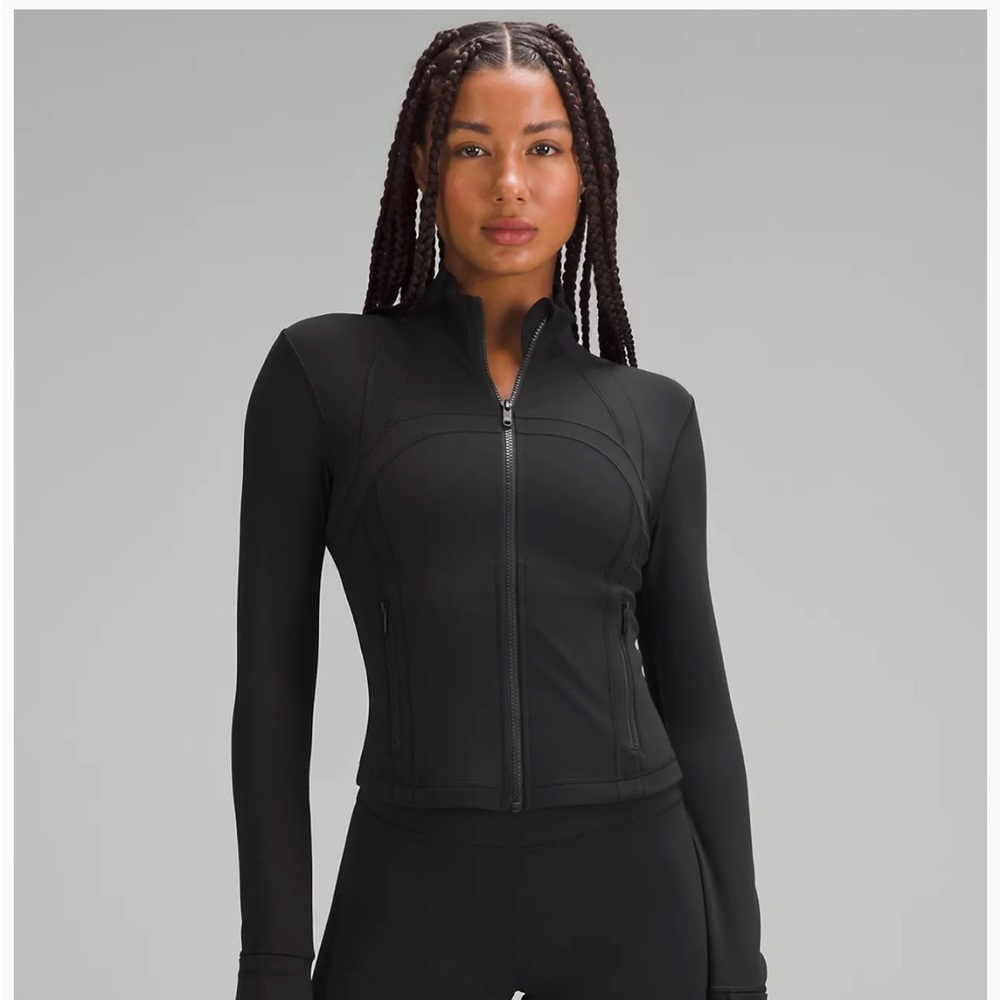 Lululemon Define Cropped Jacket
Nulu, Black, Size 8